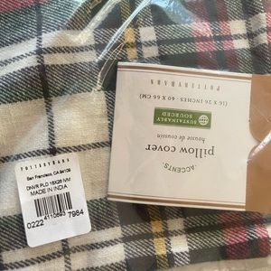 Pottery Barn pillow sham 16x26”